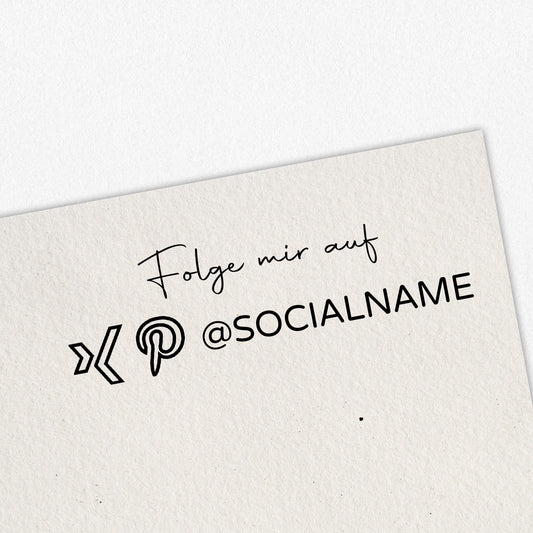 Social Media Stempel mit 2 Icons und zusätzlicher Textzeile als Holzstempel